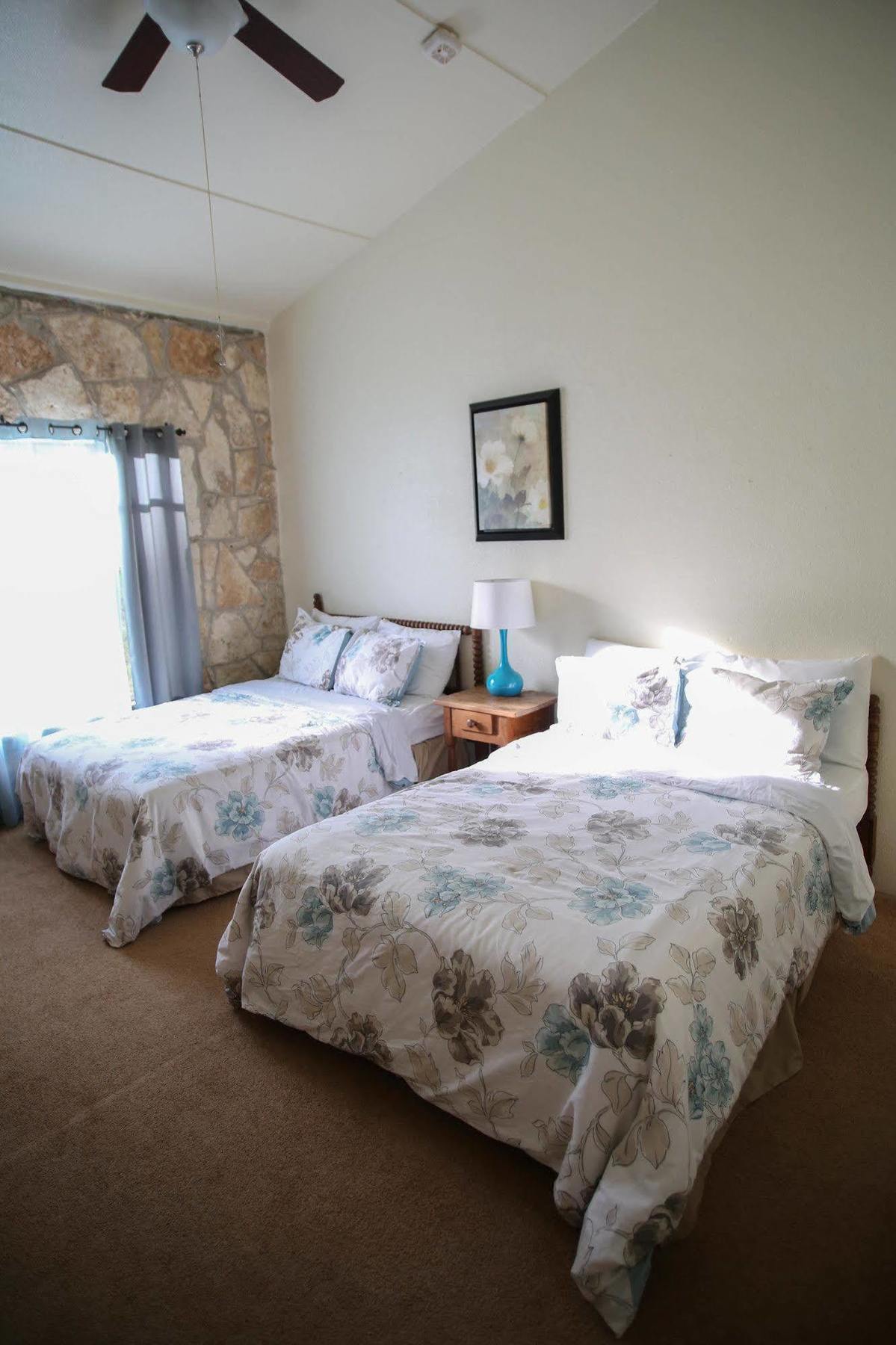The Lodge At Cypress Falls Wimberley Exterior photo