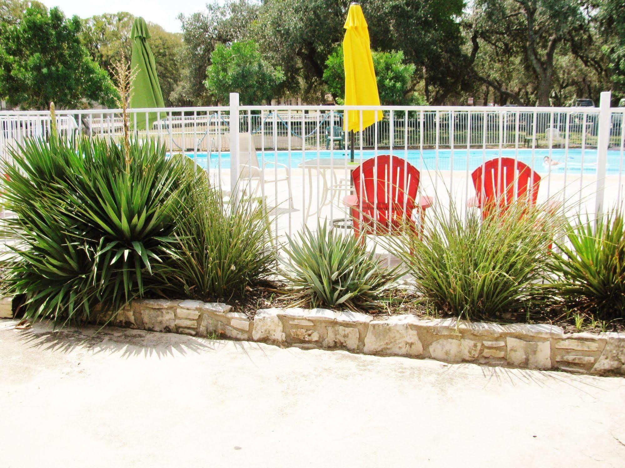 The Lodge At Cypress Falls Wimberley Exterior photo