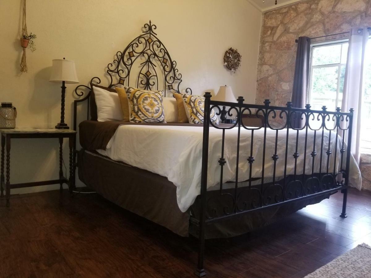 The Lodge At Cypress Falls Wimberley Exterior photo