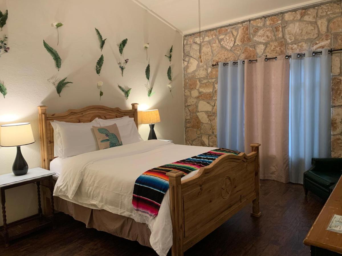 The Lodge At Cypress Falls Wimberley Exterior photo